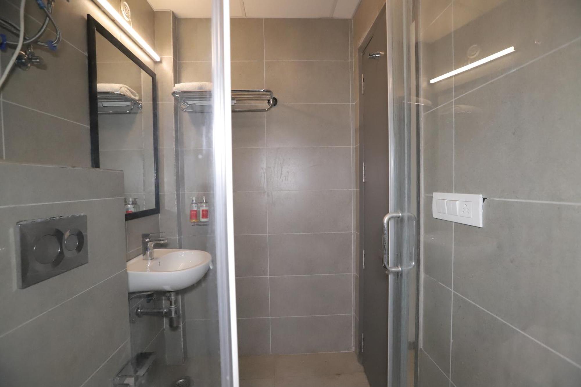 Hotel Qotel Ip Residency East Delhi Preet Vihar New Delhi