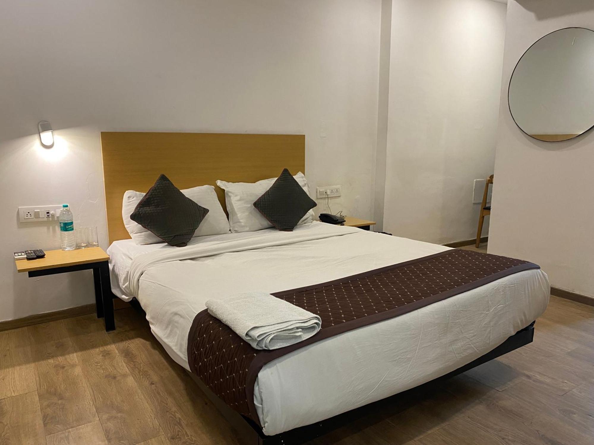 Hotel Qotel Ip Residency East Delhi Preet Vihar New Delhi