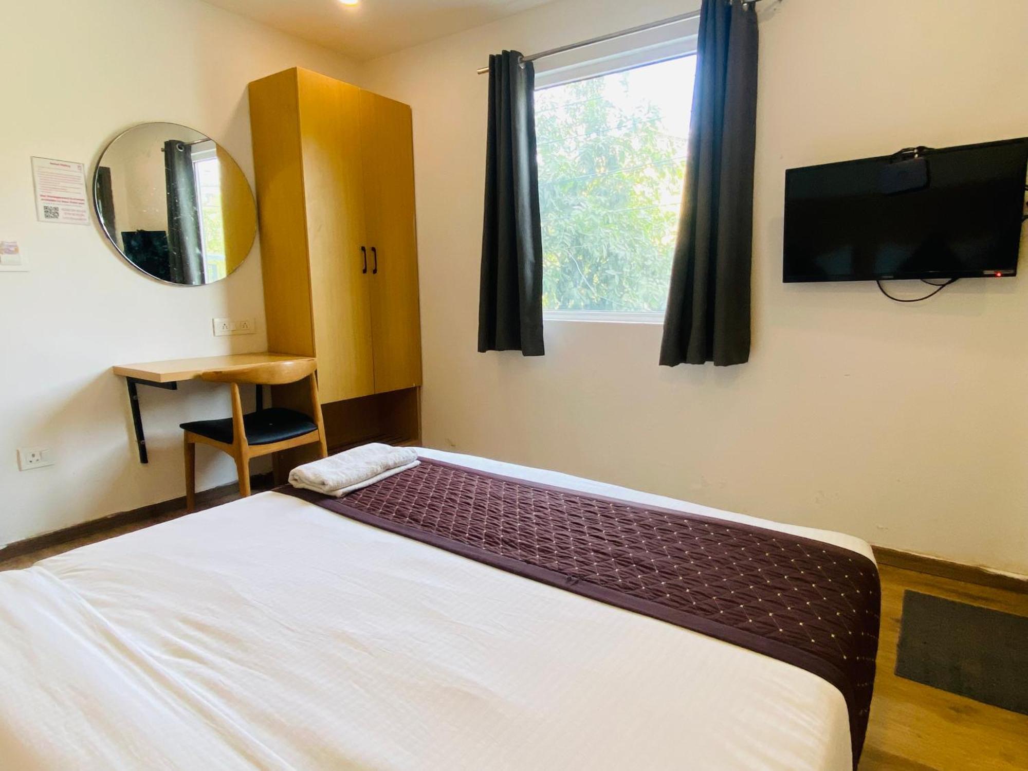 Hotel Qotel Ip Residency East Delhi Preet Vihar